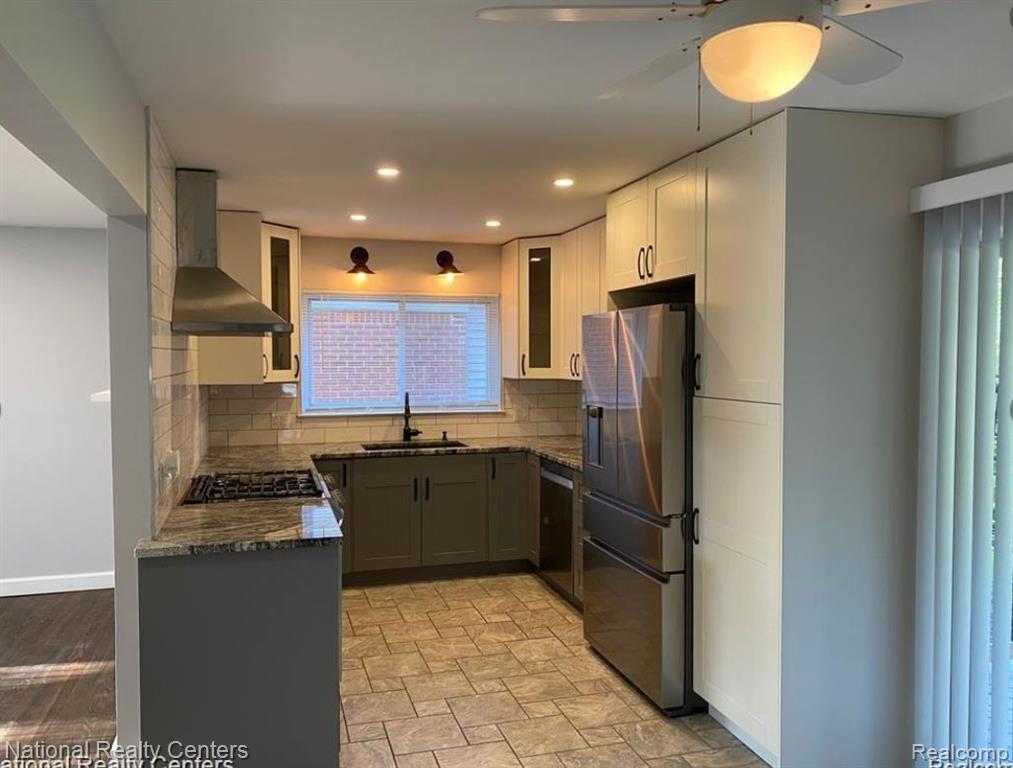 709 N EDISON Avenue, Royal Oak, MI 48067 — Photo 12