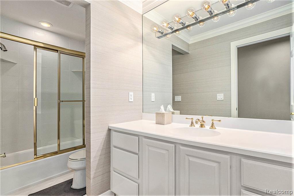 5472 Bristol Parke Drive, Clarkston, MI 48348 — Photo 17