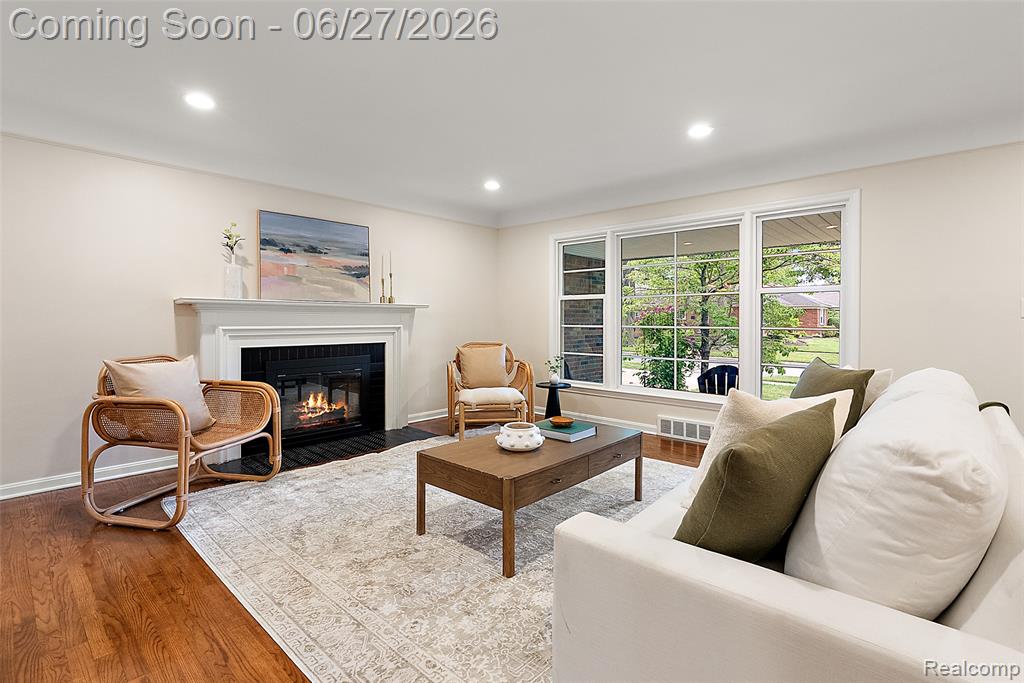 21235 River Road, Grosse Pointe Woods, MI 48236 — Photo 7