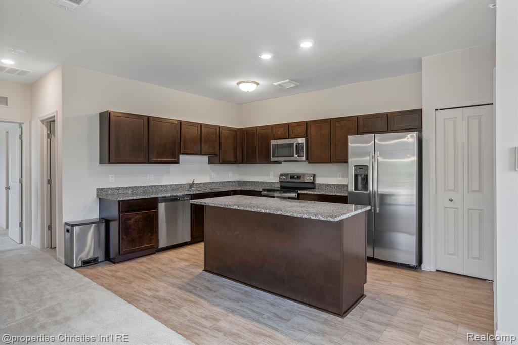 9776 RIDGE RUN Street, Howell, MI 48855 — Photo 10