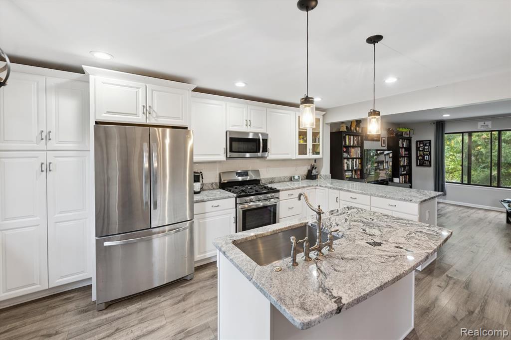 566 Foxboro Square, Brighton, MI 48116 — Photo 9