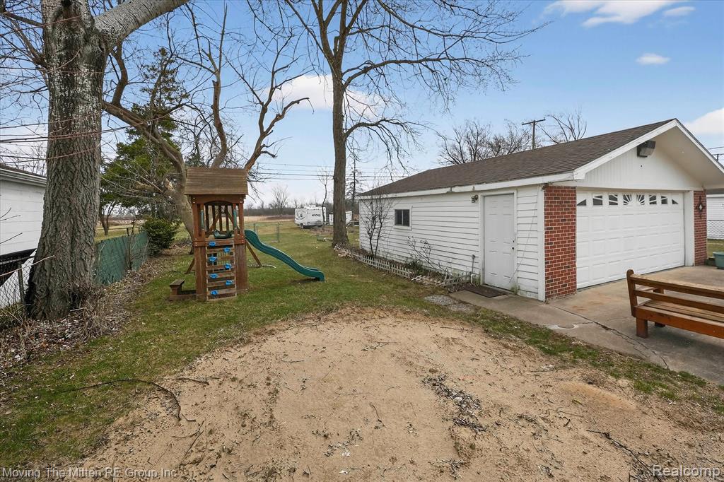17049 Reno Street, Riverview, MI 48193 — Photo 46