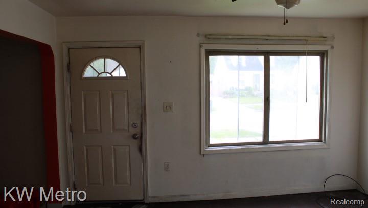 19205 McCormick Street - Photo 5