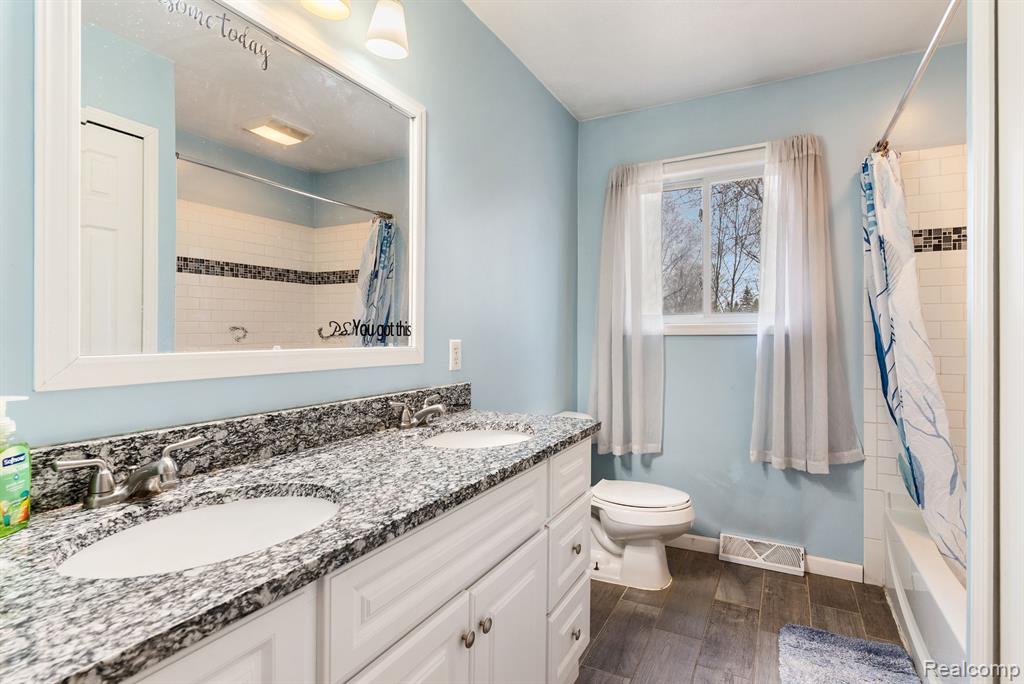 8629 CANADA Road, Birch Run, MI 48415 — Photo 12
