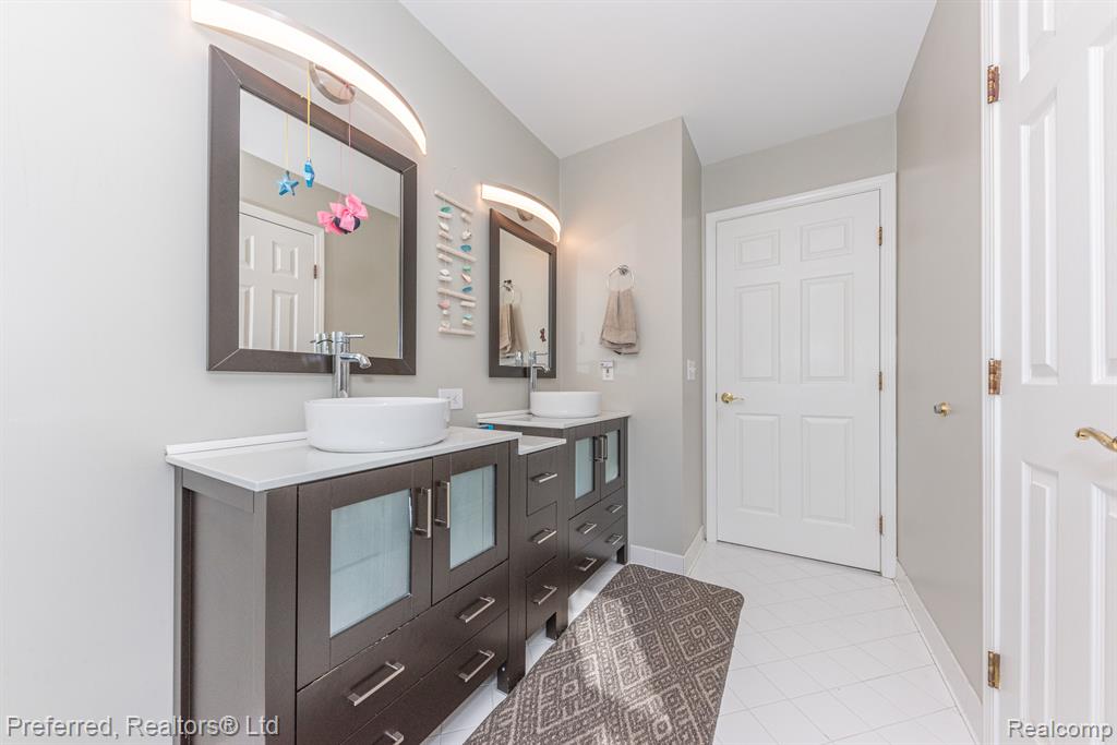 3104 SPRING HOLLOW, Ann Arbor, MI 48105 — Photo 43