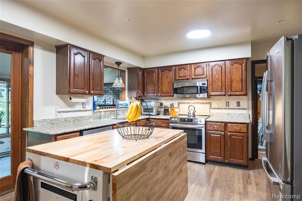 55535 WOODY Lane, South Lyon, MI 48178 — Photo 12
