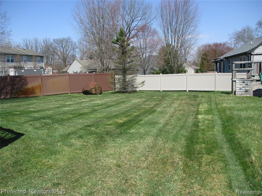 9153 Lakewood Drive, Whitmore Lake, MI 48189 — Photo 31