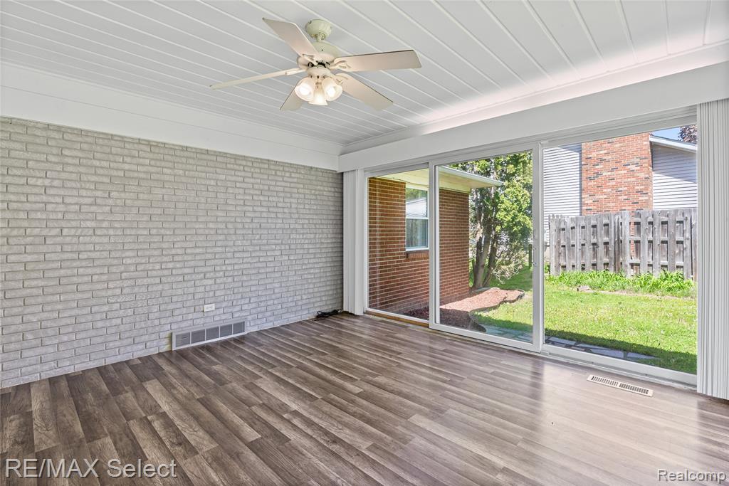 3441 Hawthorne Drive, Flint, MI 48503 — Photo 17