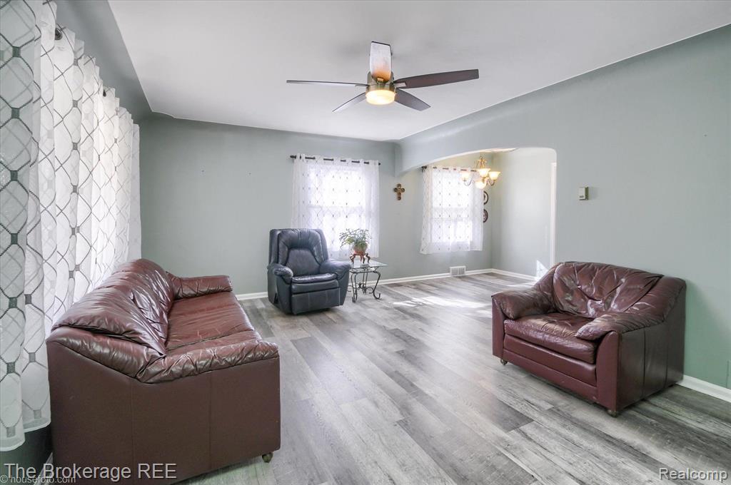 4052 COOK Road, Swartz Creek, MI 48473 — Photo 8