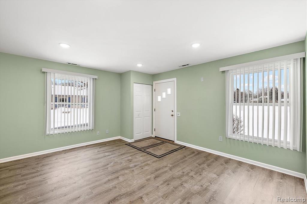2831 Glenwood Court, Lake Orion, MI — Photo 6