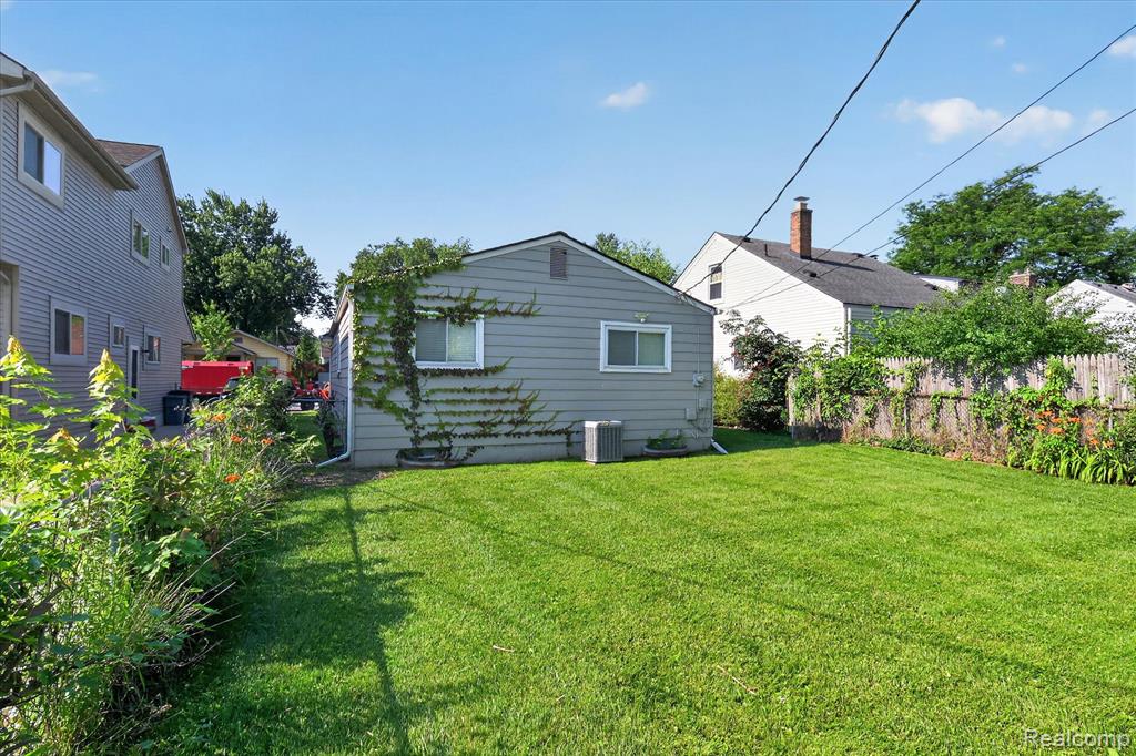 934 Harvard Road, Berkley, MI 48072 — Photo 32