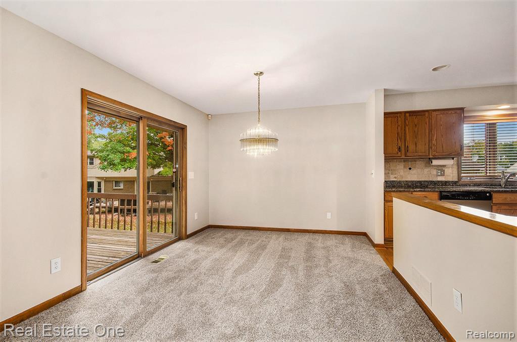 6281 Quaker Hill Drive, West Bloomfield, MI — Photo 11