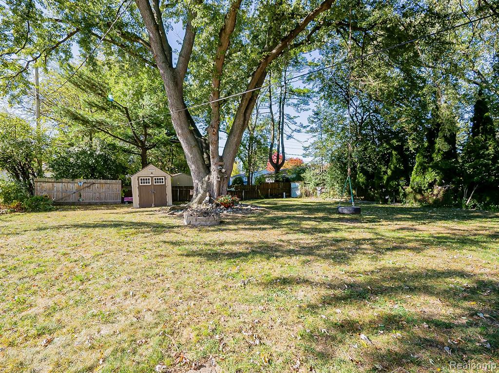 4656 Edgewood Street, Dearborn Heights, MI 48125 — Photo 23