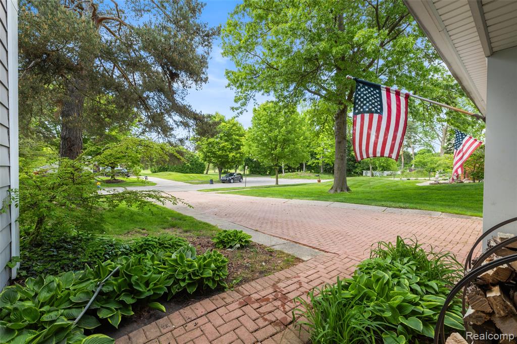 5138 Bayside Drive, Troy, MI 48098 — Photo 4