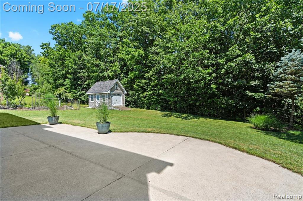 610 W Oxhill Drive, White Lake, MI — Photo 39