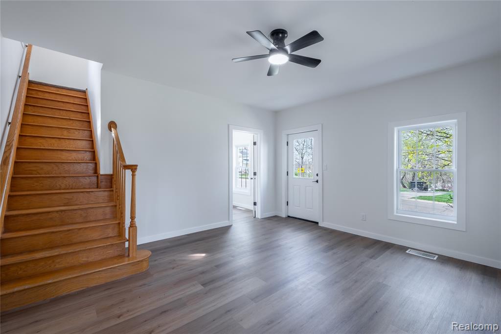 227 Emily Street, Flushing, MI 48433 — Photo 4