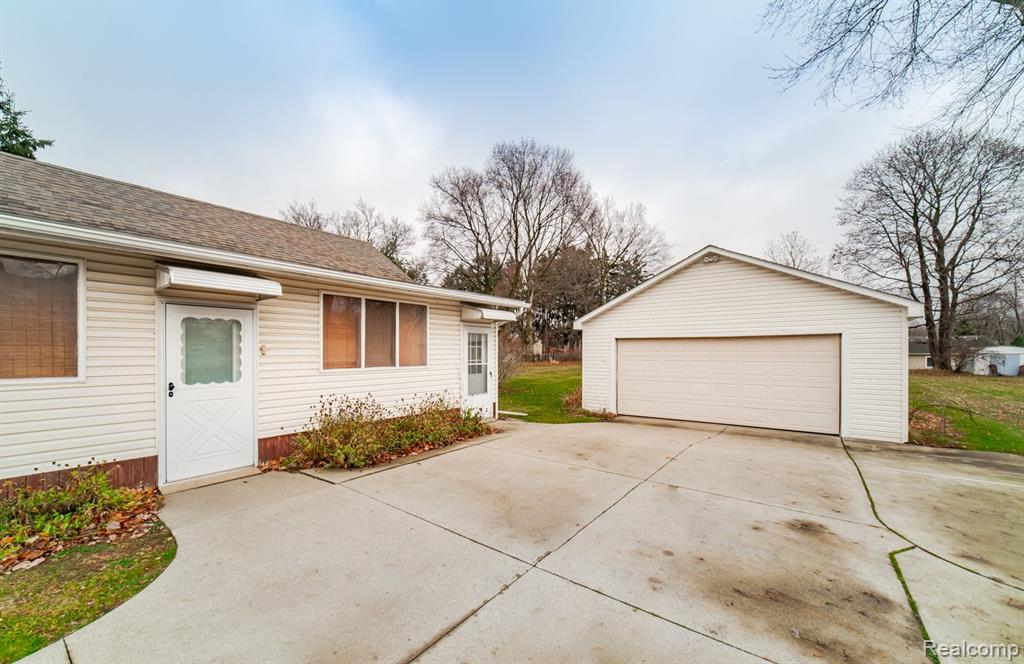 43 N GLASPIE Street, Oxford, MI 48371 — Photo 28