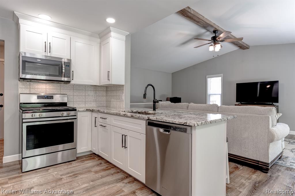 504 GLENWYTH Road, Brighton, MI 48116 — Photo 6