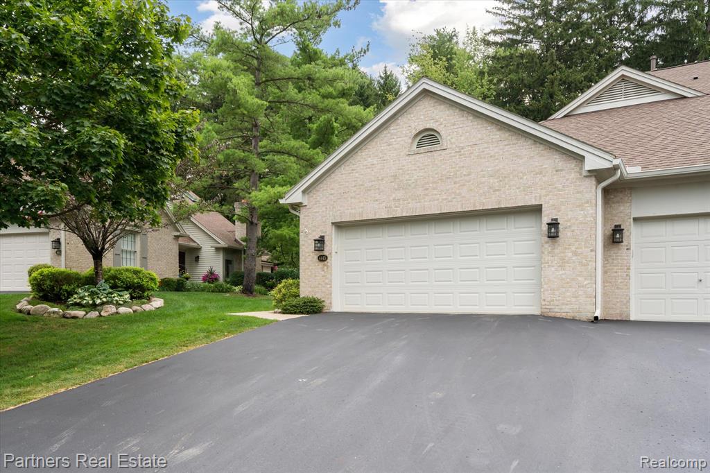 4445 Golf View Drive, Brighton, MI 48116 — Photo 3
