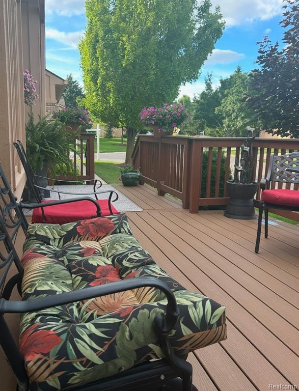 35053 KNOLLWOOD Lane, Farmington Hills, MI 48335 — Photo 59