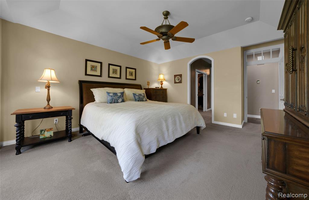 4502 Forest Edge Lane, West Bloomfield, MI 48323 — Photo 17