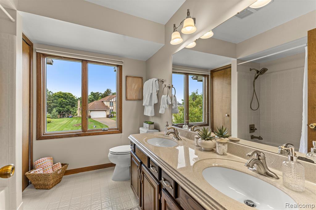 41725 Pon Meadow Court, Northville, MI 48168 — Photo 30