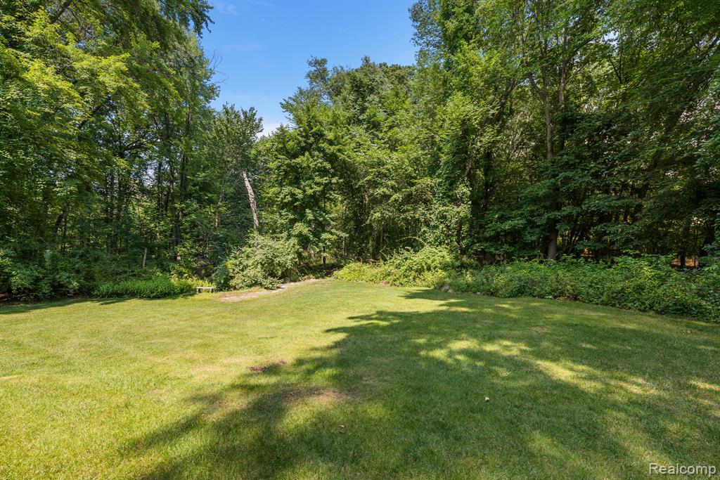 8398 ELKRUN Drive, Clarkston, MI 48348 — Photo 61