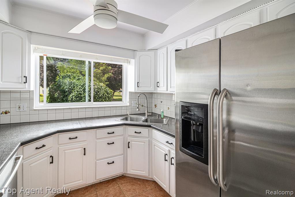 43954 McLean Drive, Sterling Heights, MI 48313 — Photo 10