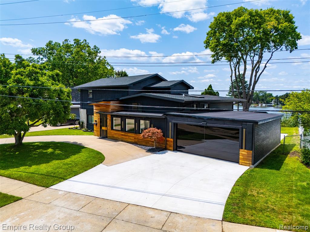 53 Potter Drive, Belleville, MI 48111