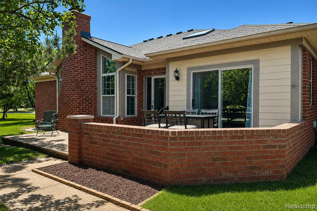 50150 Scott Court, 36, Shelby Twp, MI 48317 — Photo 2