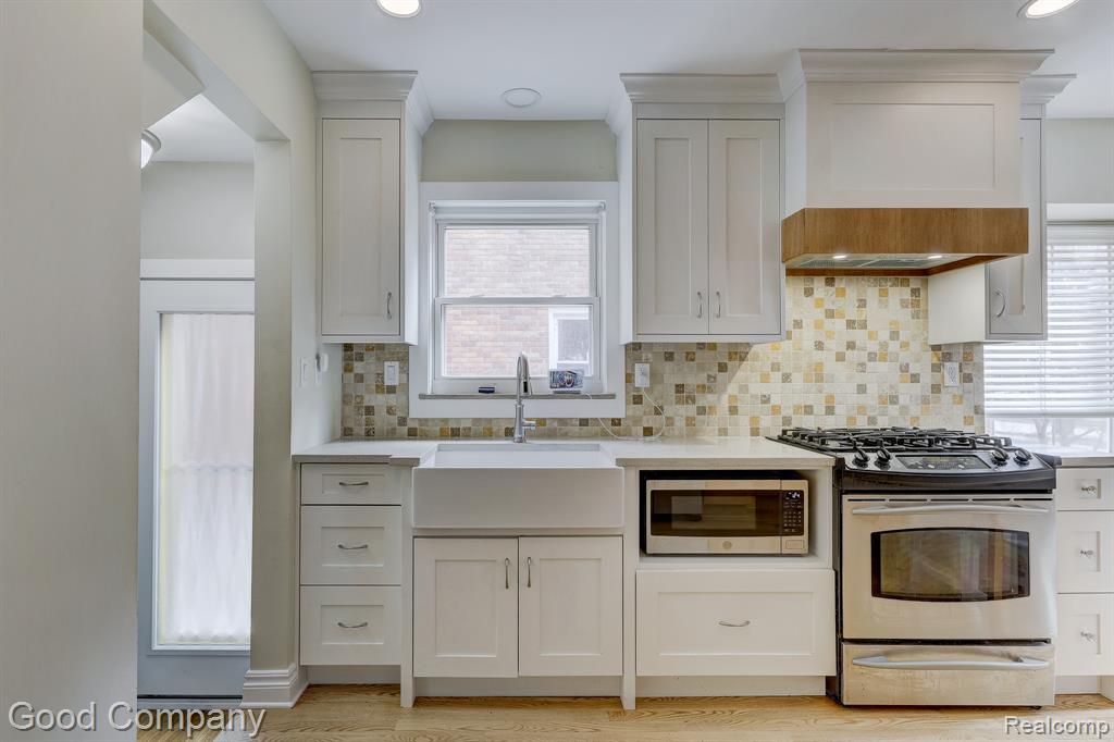 924 Marywood Drive, Royal Oak, MI 48067 — Photo 11