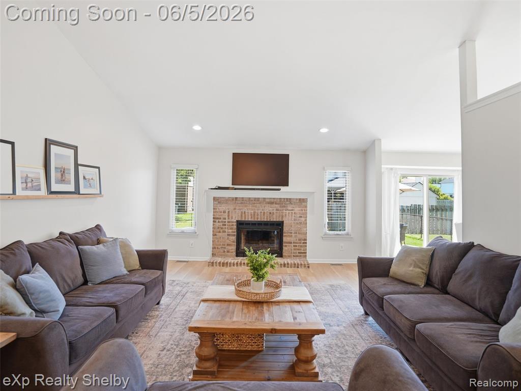 46048 Duke Drive, New Baltimore, MI — Photo 6