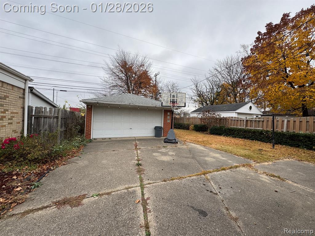 6922 MAYBURN Street, Dearborn Heights, MI 48127 — Photo 2