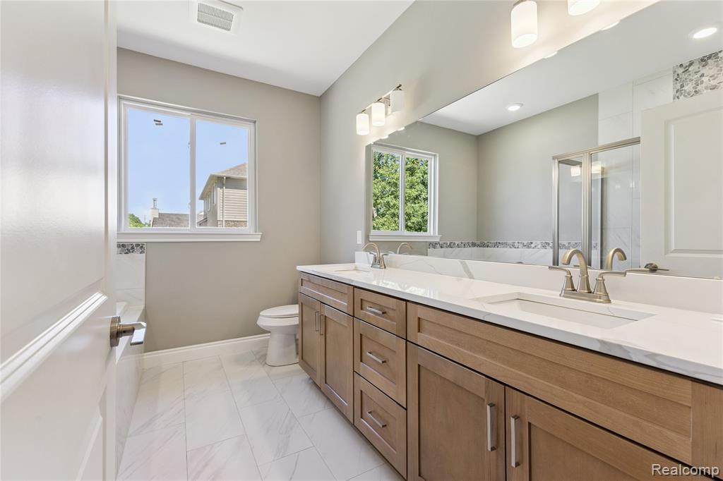 6429 Jamie Lane, Grand Blanc, MI 48439 — Photo 14