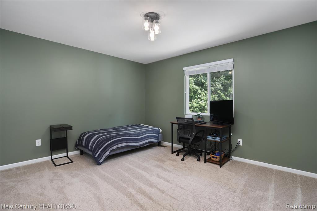6496 Skylar Lane, Waterford, MI 48327 — Photo 17