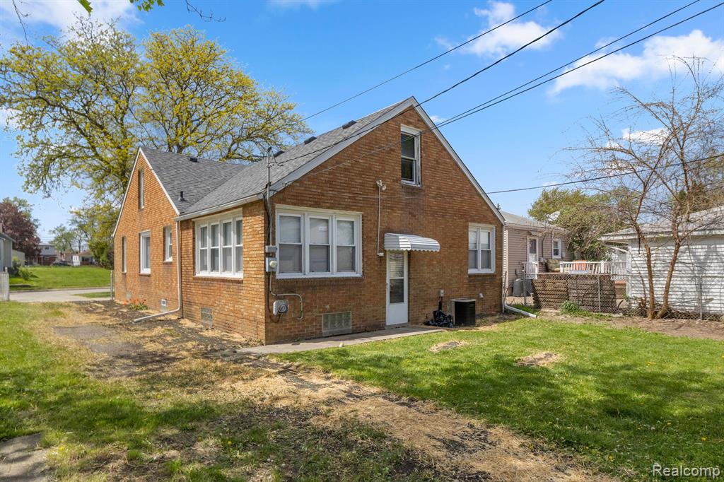 4033 AGNES Avenue, Lincoln Park, MI 48146 — Photo 36