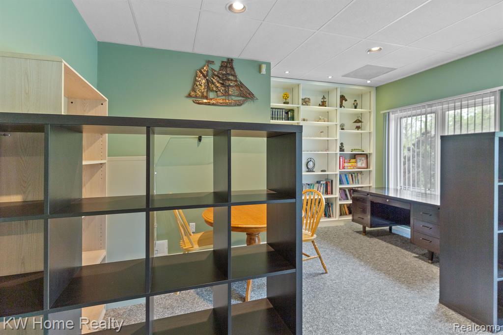 4958 COUNTRYSIDE Drive, West Bloomfield, MI 48323 — Photo 37