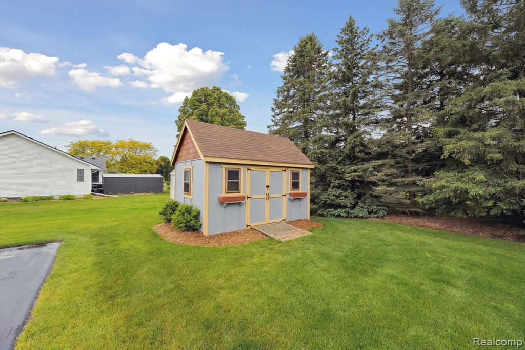 9762 Dickerson Court, South Lyon, MI 48178 — Photo 46