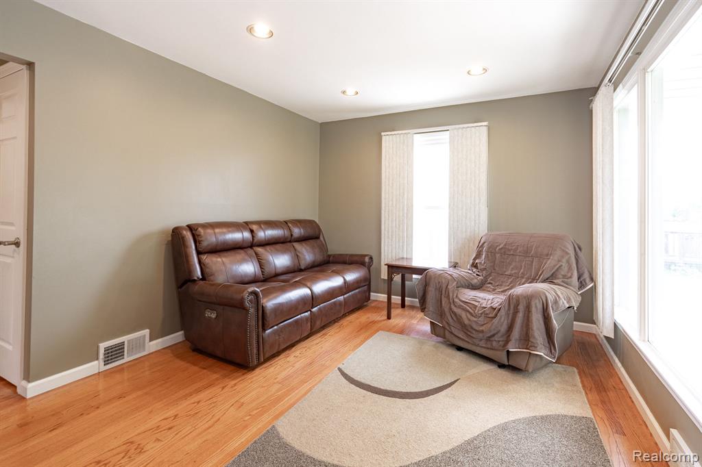 6905 Lathers Street, Garden City, MI — Photo 27