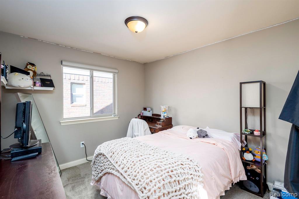 5687 GREGORY Drive, Utica, MI 48317 — Photo 21