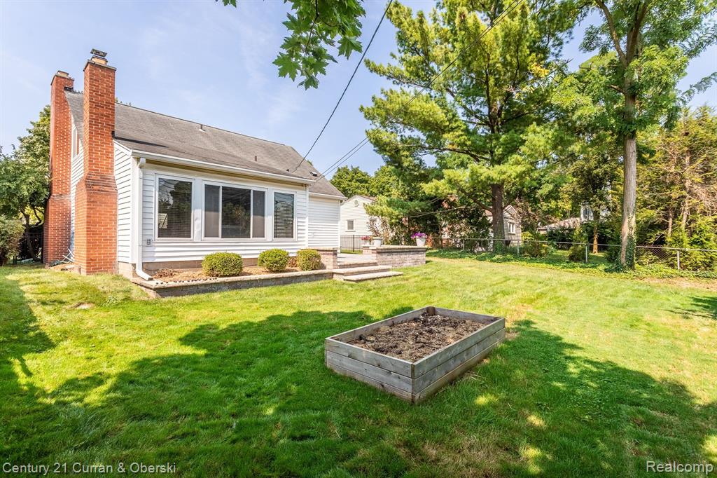 1022 CANTERBURY Street, Northville, MI 48167 — Photo 33