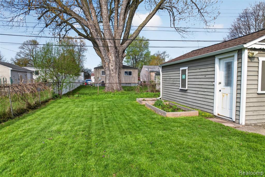 27709 Dartmouth Street, Madison Heights, MI 48071 — Photo 17