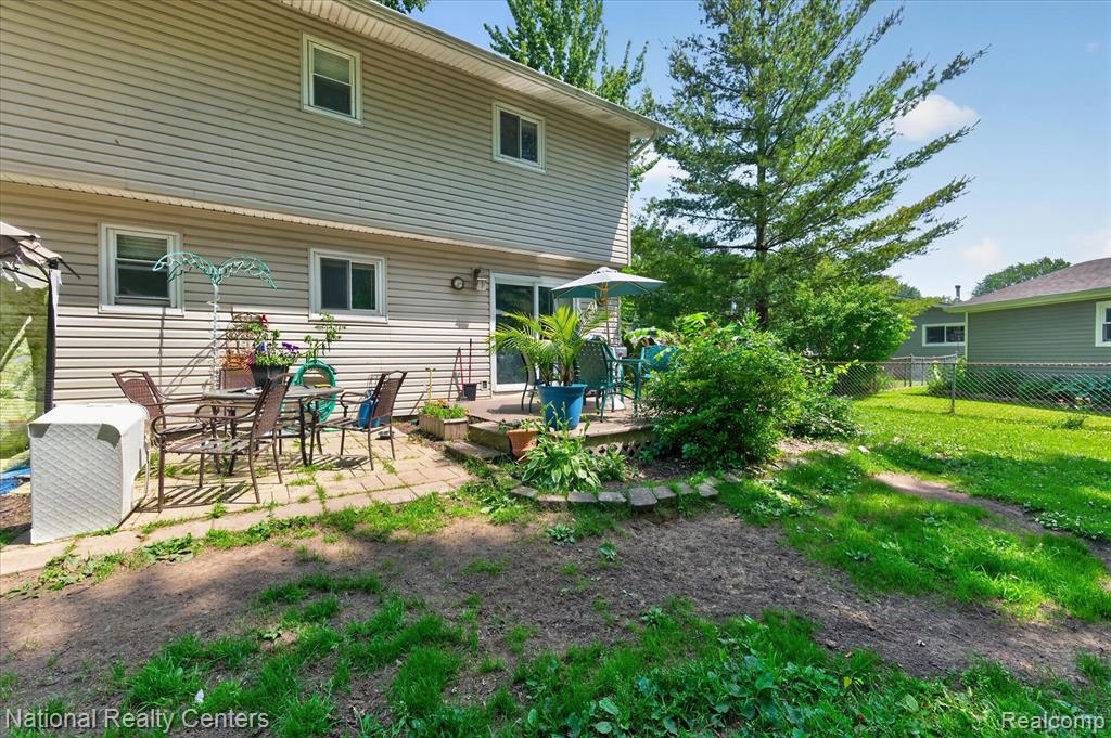 9472 Lakepointe Boulevard, Clay, MI 48001 — Photo 32