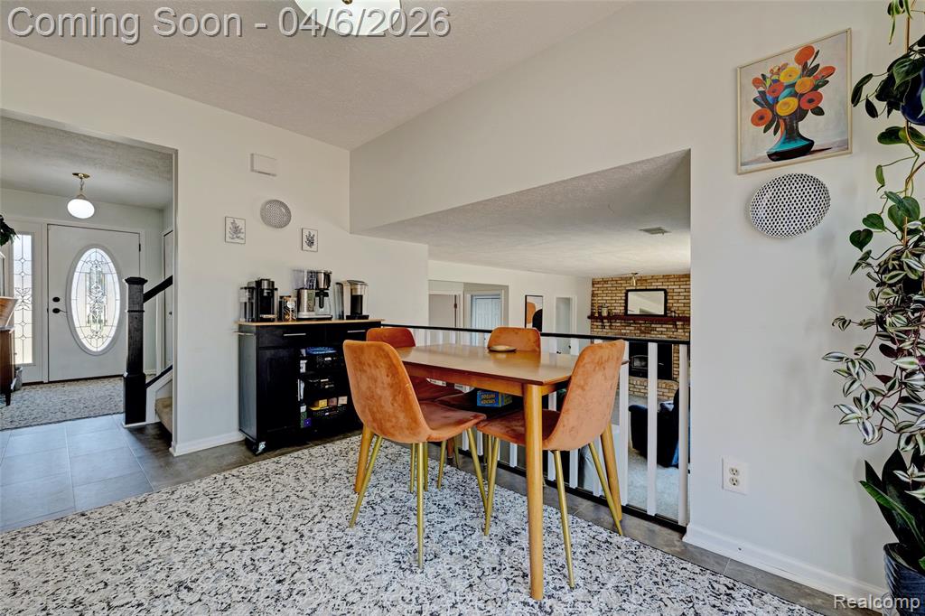 6332 Laura Lane, Flint, MI 48507 — Photo 13