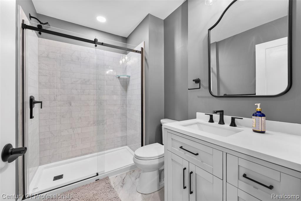 2083 Findley Circle, Lake Orion, MI — Photo 43