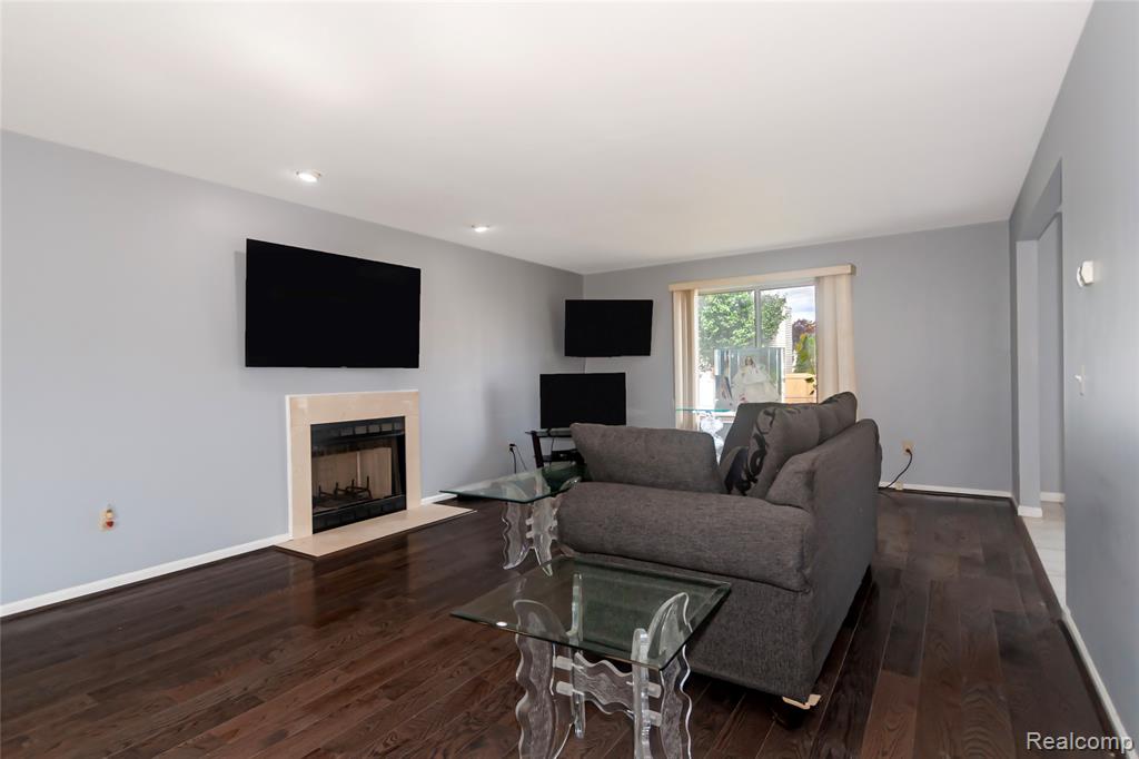 46158 Duke Drive, New Baltimore, MI — Photo 4