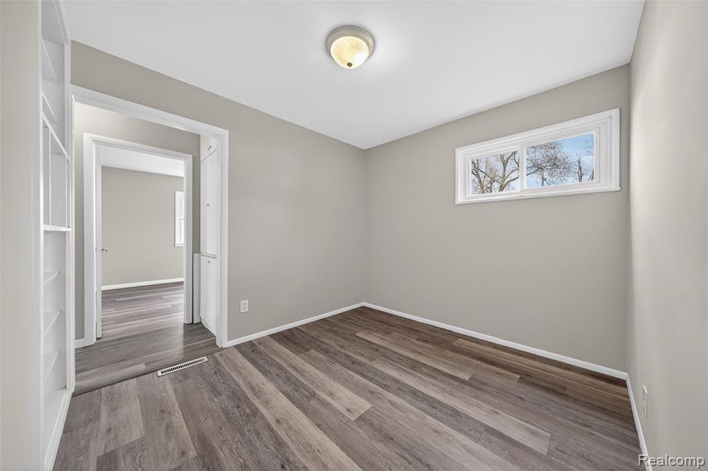 5357 Sashabaw Road, Clarkston, MI — Photo 16