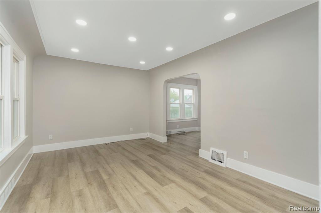 5484 MIDDLESEX Street, Dearborn, MI 48126 — Photo 10