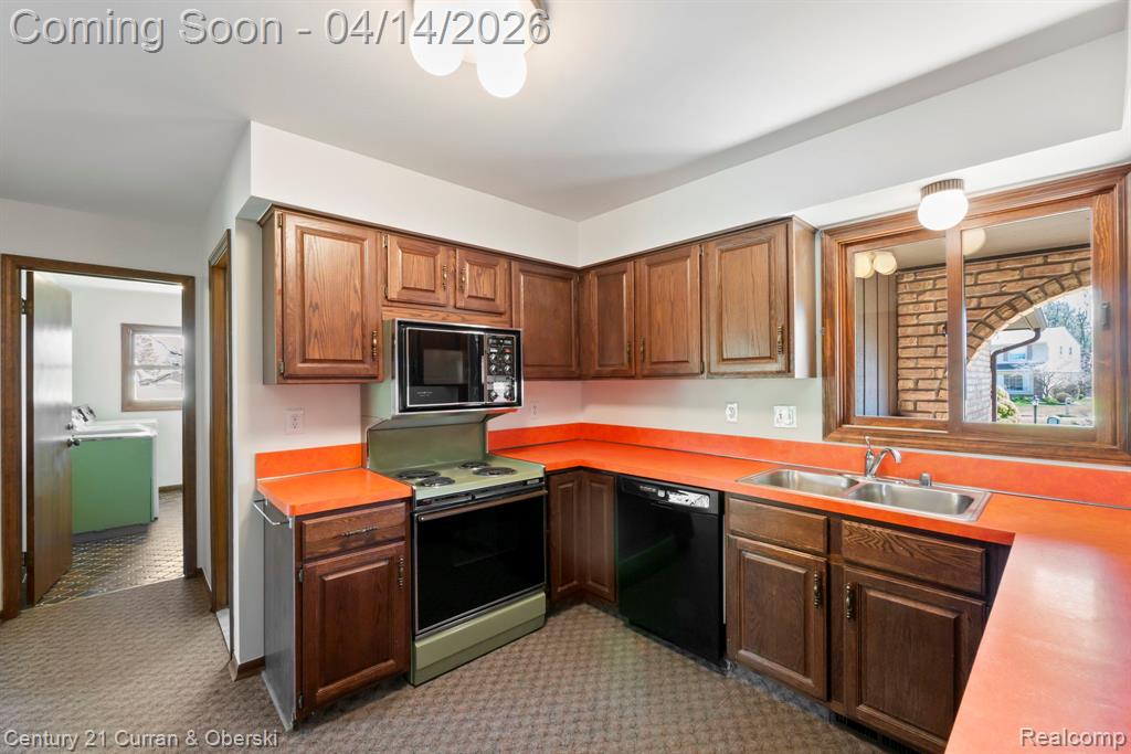 41100 White Haven Court, Northville, MI 48168 — Photo 20