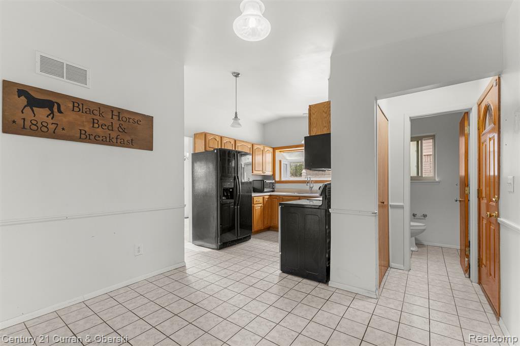 12345 Bedford Drive, Southgate, MI 48195 — Photo 9